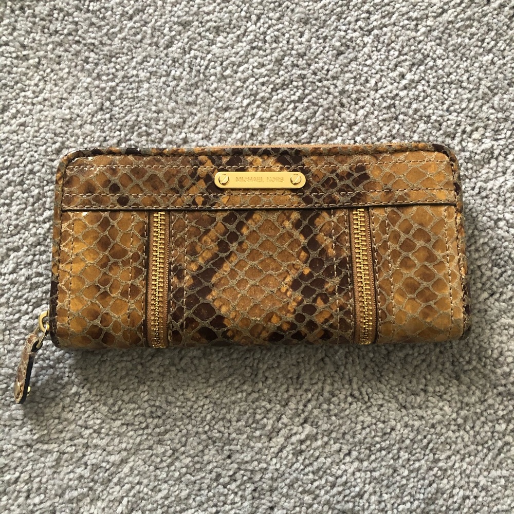 MICHAEL KORS wallet